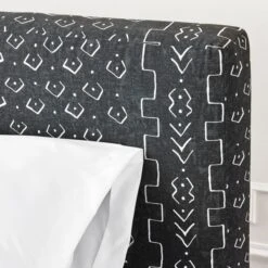 Nikki Chu - Platform Bed -Online Furniture Sale webimage 014084824 DTL2