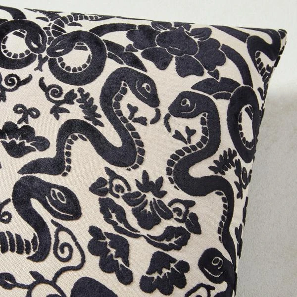Giardino Pillow 22" - Black 6 Giardino Pillow 22" - Black - Image 4