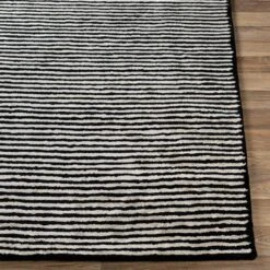 Emerson Rug - Black -Online Furniture Sale webimage 620009320 DTL1
