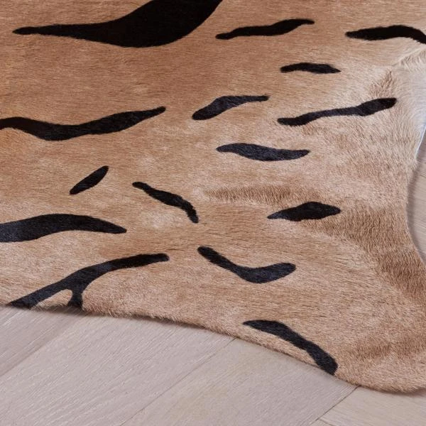 Miguel Hair On Cowhide Rug - Tan/Black 5 Miguel Hair On Cowhide Rug - Tan/Black - Image 3