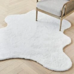 Lapin Animal Shape Rug - White