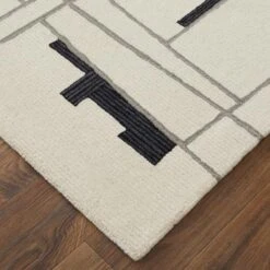 Maggie Rug - Ivory/Black -Online Furniture Sale webimage 620614388 DTL2